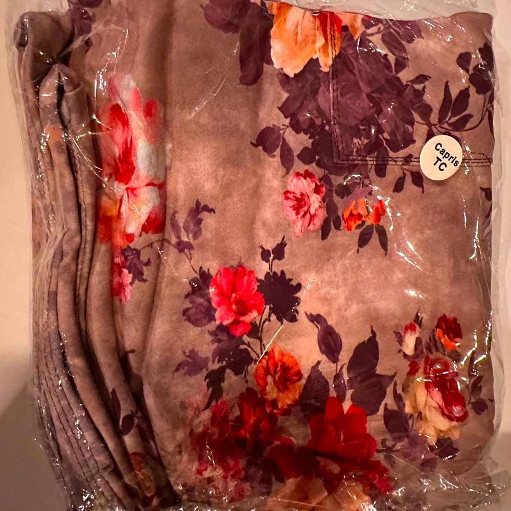 Generic pocket capri leggings TC
